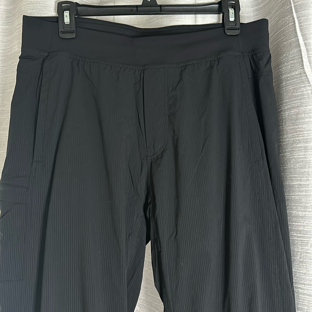 Men’s Lululemon straight leg track pants